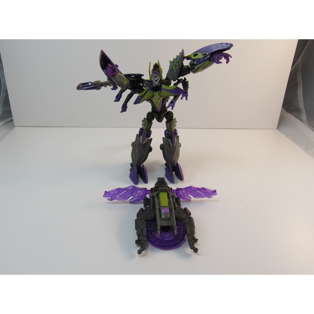 Transformers Generations TG08‎ Kickback